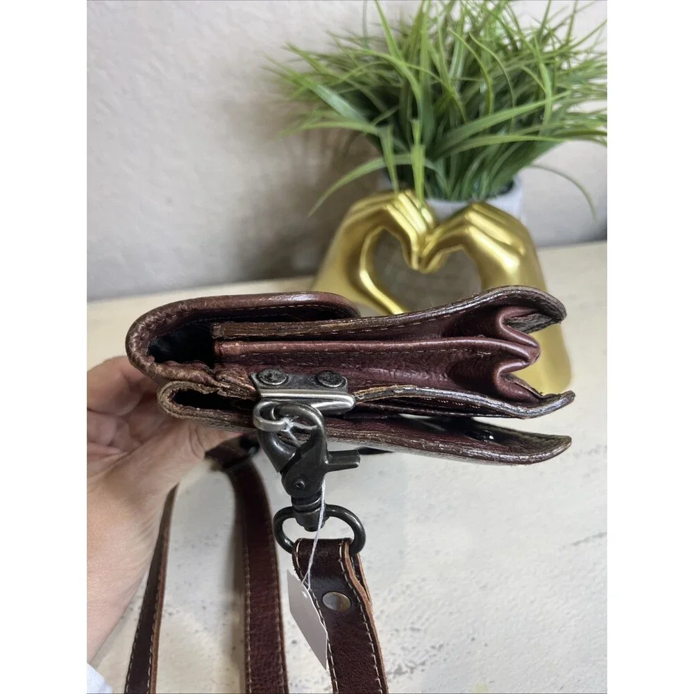 Vintage Mancini Leather Envelope Style Leather Crossbody Handbag With Lock/Key